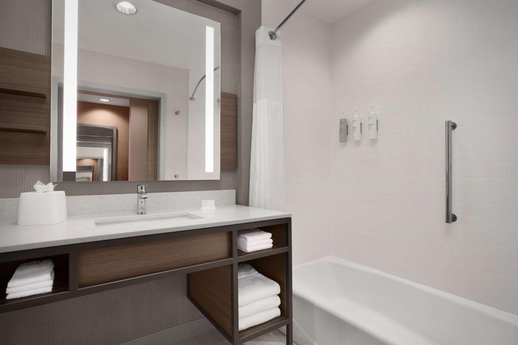 Hilton Garden Inn Denver Airport Tower Road ภายนอก รูปภาพ